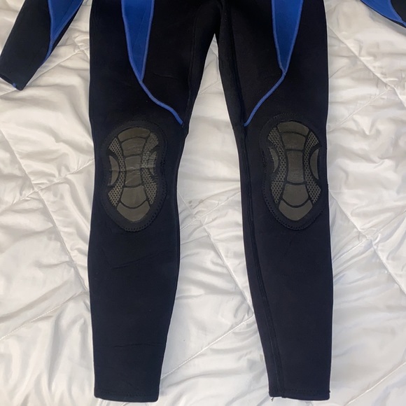 𝑊𝑜𝑚𝑒𝑛’𝑠 𝑊𝑒𝑡𝑠𝑢𝑖𝑡 - Picture 5 of 8